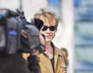 Suomirockin kirkas tähti Martti Syrjä on vakuuttunut siitä, ettei kukaan pysty tekemään parempaa maakuntalaulua Pirkanmaalle kuin Kesäpäivä Kangasalla on.