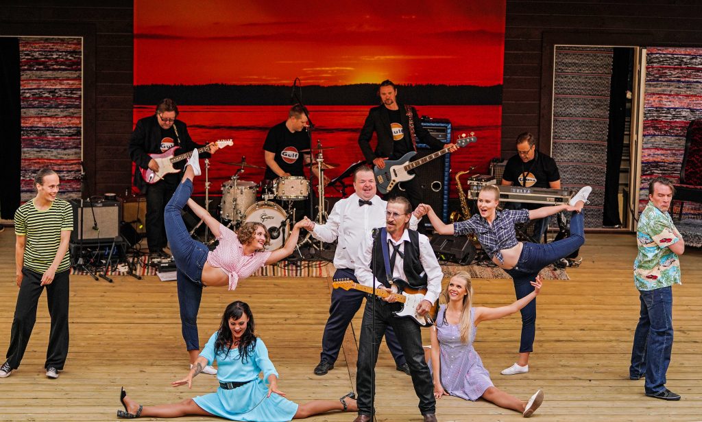 Topi Sorsakoski (1952-2011) on musikaalinsa ansainnut. On kesäyö -musikaalin pääroolissa loistaa Ilkka Koivula, joka laulajana ja olemukseltaan täyttää Sorsakosken mitat. (Kuva: Daniel Paul)