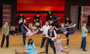 Topi Sorsakoski (1952-2011) on musikaalinsa ansainnut. On kesäyö -musikaalin pääroolissa loistaa Ilkka Koivula, joka laulajana ja olemukseltaan täyttää Sorsakosken mitat. (Kuva: Daniel Paul)