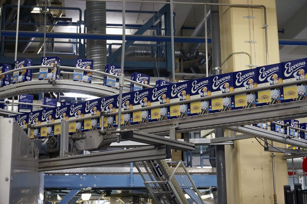 Elovena-kaurahiutaleella on jo 93 vuoden perinne. Sataprosenttisesti kotimainen tuote tehdään Nokian myllyssä. 