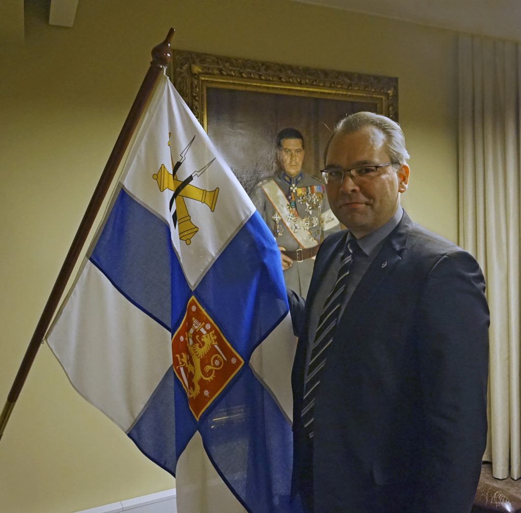 Puolustusministeri Jussi Niinistön mukaan reservi säilyttää vahvuutensa, jos armeija kouluttaa joka vuosi noin 21 000 varusmiestä. Kuva: Matti Pulkkinen.