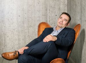 100-vuotias Leppäkosken Sähkö suuntaa määrätietoisesti tulevaisuuteen. Toimitusjohtaja Juha Koskinen odottaa paljon uudelta aluevaltaukselta eli energiaratkaisuliiketoiminnalta. (Kuva: Sirpa Ryyppö)