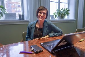 – Uuden luominen on niin julkisen sektorin kuin yksityisen kentän tiivistä rinnakkaiseloa sekä yhteistyötä, Pirkanmaan liiton aluekehitysjohtajana ja Tampereen uuden yliopiston sidosryhmäjohtajana toimiva Päivi Myllykangas korostaa.