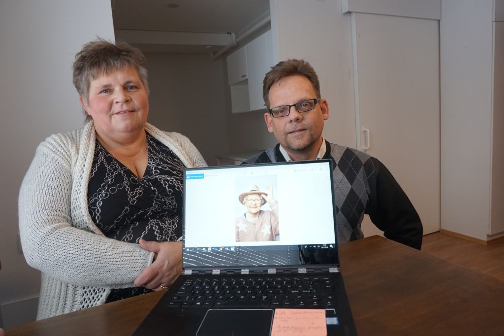 Hoivayrittäjät Riikka ja Petteri Salakari vaativat hoiva-alalle laadunvarmistusjärjestelmän, jonka on oltava akkreditoidun sertifiointilaitoksen auditoima.