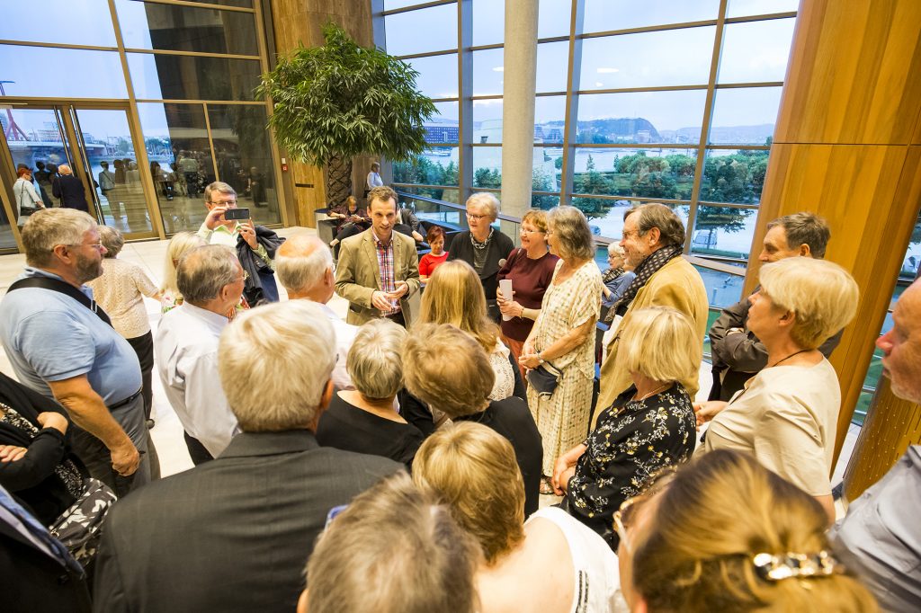 Esittävien taiteiden teatteli Müpa kiinnosti kovasti Suomen Wagner-seuran jäseniä. He osallistuivat 13.-16. kesäkuuta Budapestissä Wagner-päiville. MarcellNemeth esitteli pian 15 vuotta täyttävää taloa.