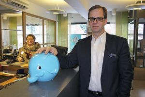 Säästöpankki Sinetin toimitusjohtaja Hannu Syvänen vetoaa mediaan, ettei se yleistäisi virheellisesti pankkien arkea. Hänen mukaansa Säästöpankki Sinetissä asuntolainat hoidetaan aikailematta. (Kuva: Matti Pulkkinen)