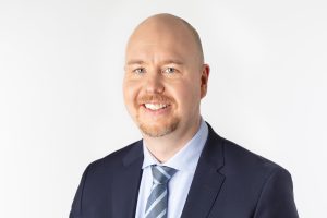 Johtaja Jaakko Pekki muistuttaa, että huoltovarmuuteen vaikuttavia toimenpiteitä ja ratkaisuja tehdään paljon elinkeinoelämässä ja julkisen vallan toimesta., joihin huoltovarmuusorganisaatiolla ei ole toimivaltaa. (Kuva: Huoltovarmuuskeskus)