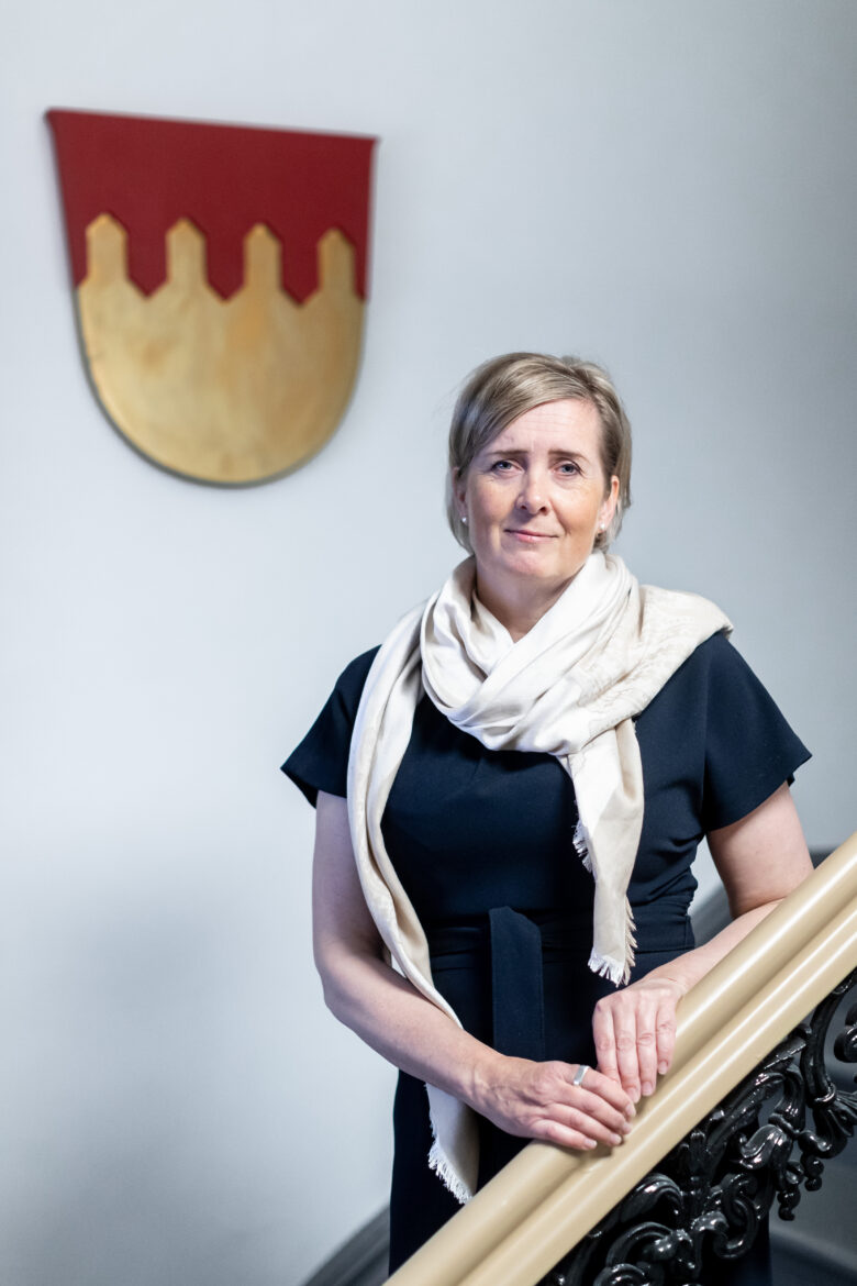 Pirkanmaan liitto on jälleen tiennäyttäjä koko maassa. Se satsaa voimakkaasti 23 jäsenkuntaansa. Niille on tulossa vahvaa tukea kehittämiseen ja edunvalvontaan. – Kaiken kaikkiaan peruskysymys suomalaisessa kuntakentässä olisi ratkaista, mikä on kunnan olemassaolon idea, Anna-Mari Ahonen tiivistää. (Kuva: Rami Marjamäki)