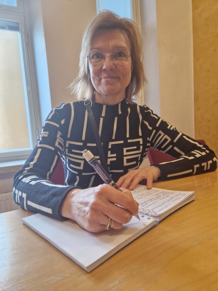 Projektipäällikkö Sari Neva-aho odottaa paljon hankkeelta, jossa yrityskummitoiminta ulotetaan maatalousyrittäjien keskuuteen. Hän odottaa, että niin kummiudesta kiinnostuneet kuin yrityskummia tarvitsevat maatalousyrittäjät aktivoituisivat ottamaan yhteyttä.